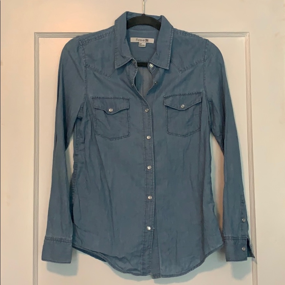 Comfy fall denim shirt 🍁